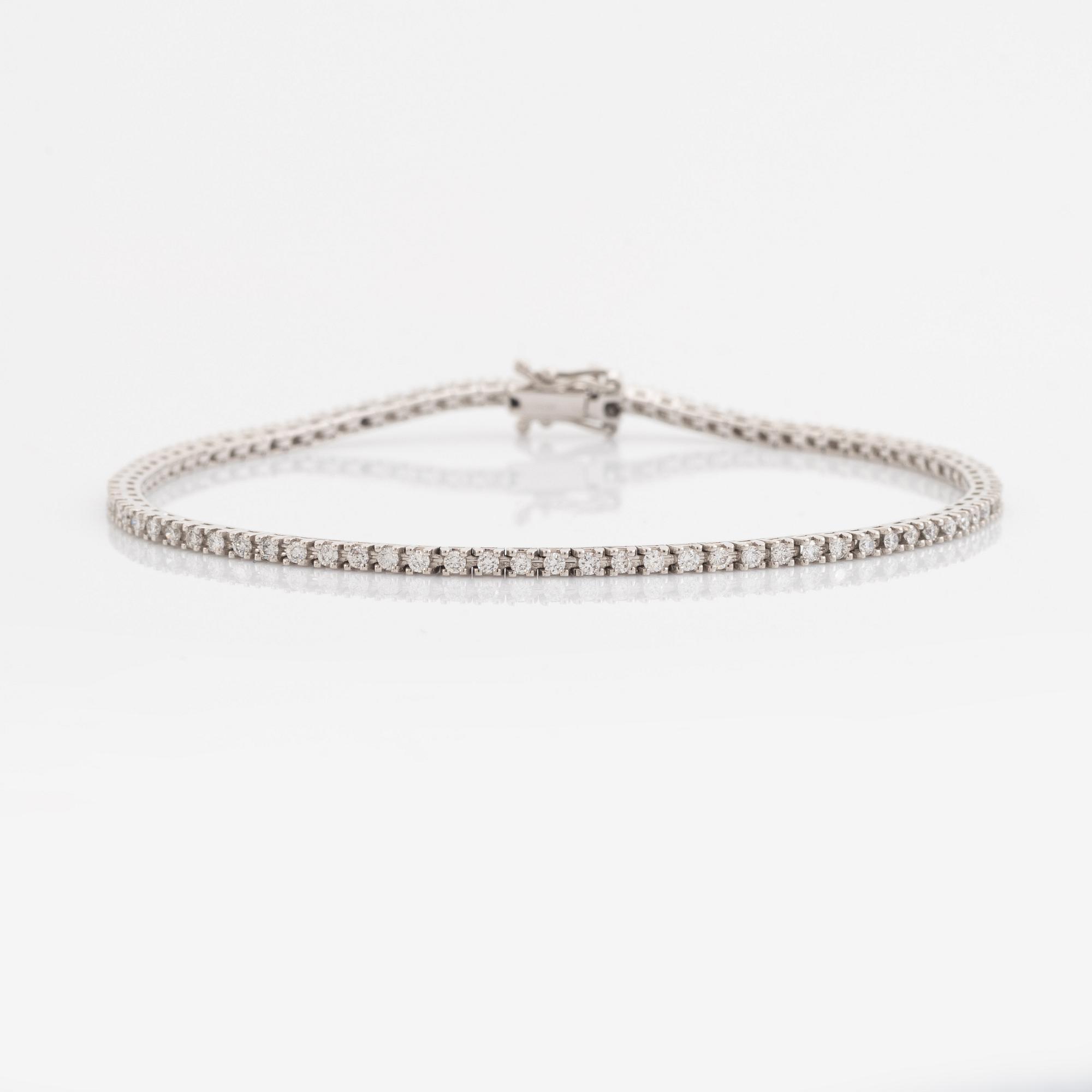 Tennisarmband, med briljantslipade diamanter.