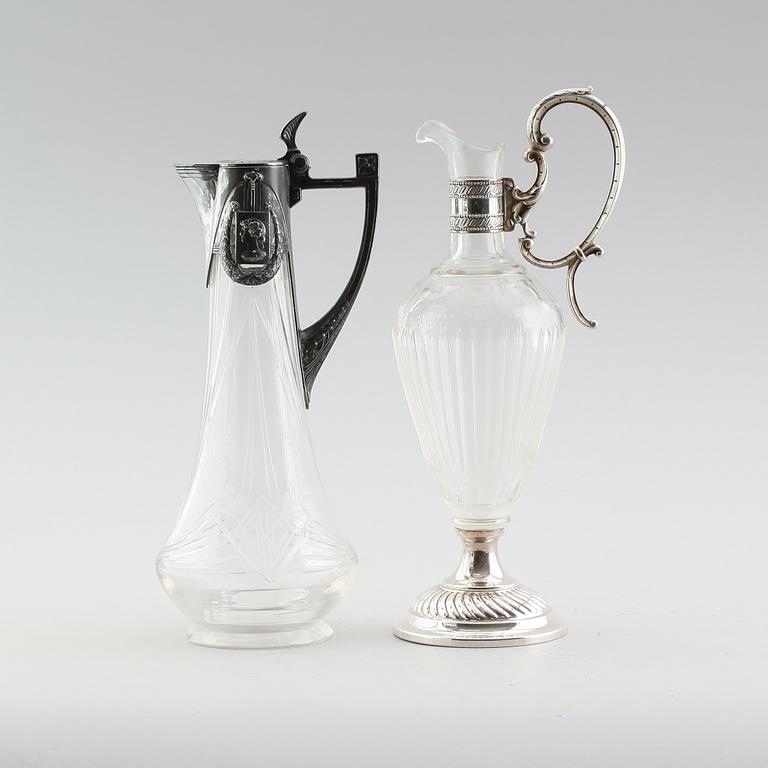 VINKANNOR, 2 st, glas, nysilver och försilvrad metall,  märkta WMFM och WMF, 1900-talets första hälft.
