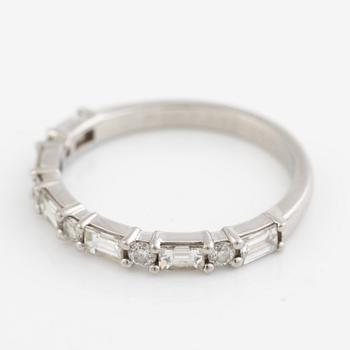 Ring platina med baguette- och runda briljantslipade diamanter, Emma Engelbert.