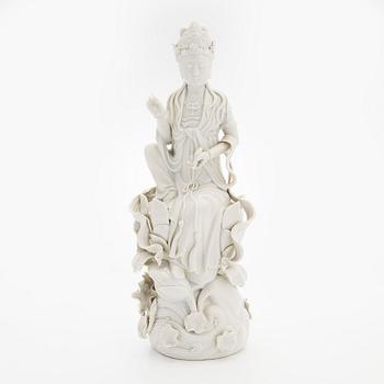 Chinese blanc de chine figure of Guanyin, 20th century.