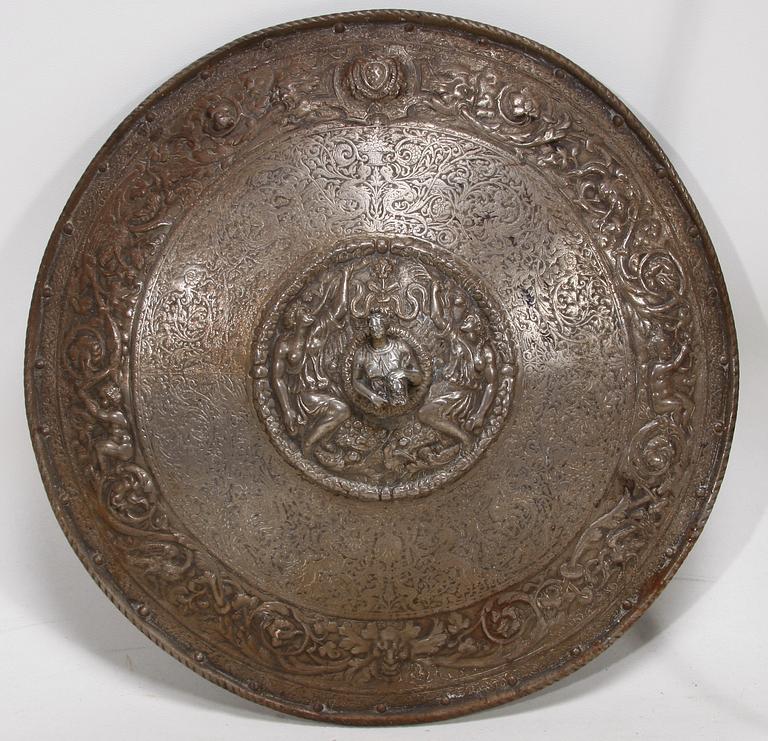 DEKORATIONSSVÄRD, 2 st med SKÖLD, 1800-talets andra hälft.