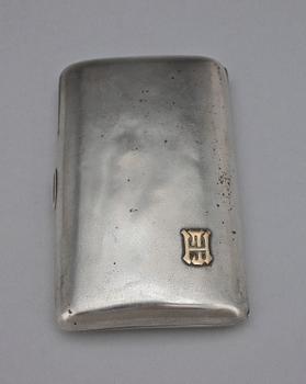 CIGARETTETUI, silver, Helsingfors 1920. Vikt ca 150 gram.