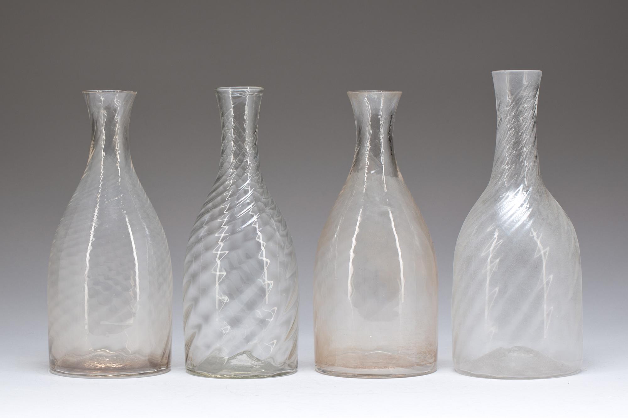 VATTENKARAFFER, glas, 4 st. 1800-talets.