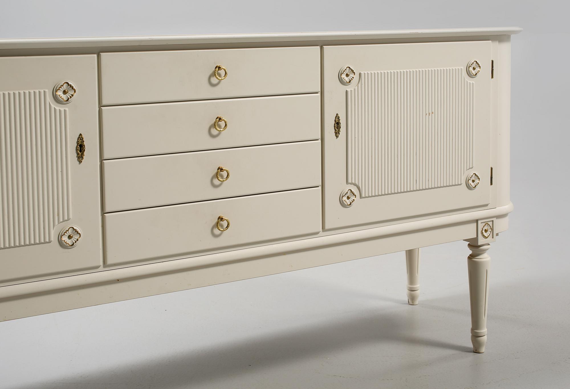 SIDEBOARD, gustaviansk stil, 1900-talets andra hälft.