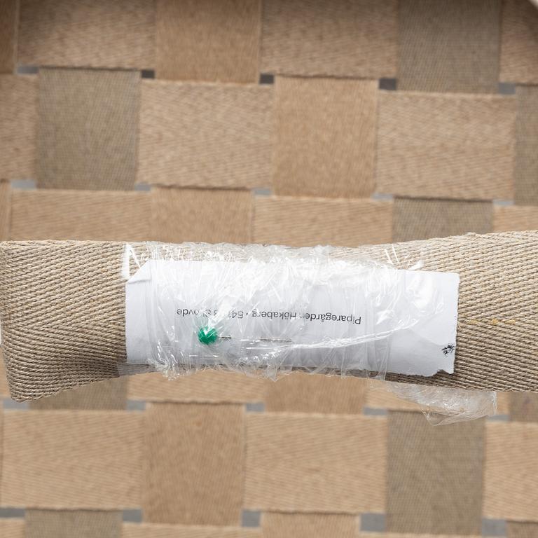 Kerstin Olby, a set of 6 'Lin' chairs and a 'No Limit' dining table, 21st Century.