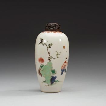 A famille verte vase, Qing dynasty, 18th Century.