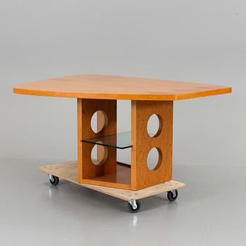 An irregularly shaped table / desk.