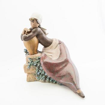 Sculpture, "Cantarera Cansada", Lladró, Spain, 1977-1985.