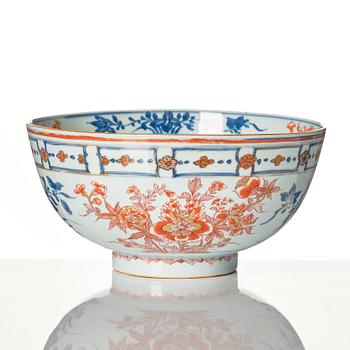 Skål, porslin. Qingdynastin, Kangxi (1662-1722).