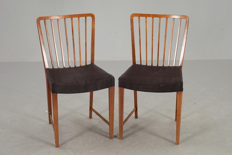 STOLAR, ett par, monogrammärkta FH, Danmark 1900-talets andra hälft.