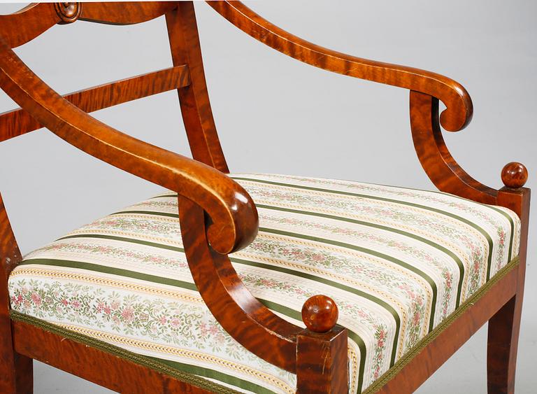 KARMSTOLAR, ett par samt STOLAR, 4 st, Karl Johan-stil, 1920/1930-tal.