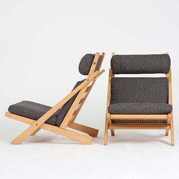 Hans J Wegner, a pair of "CH-03" easy chairs for Carl Hansen & Søn, Denmark, 1960-70's.