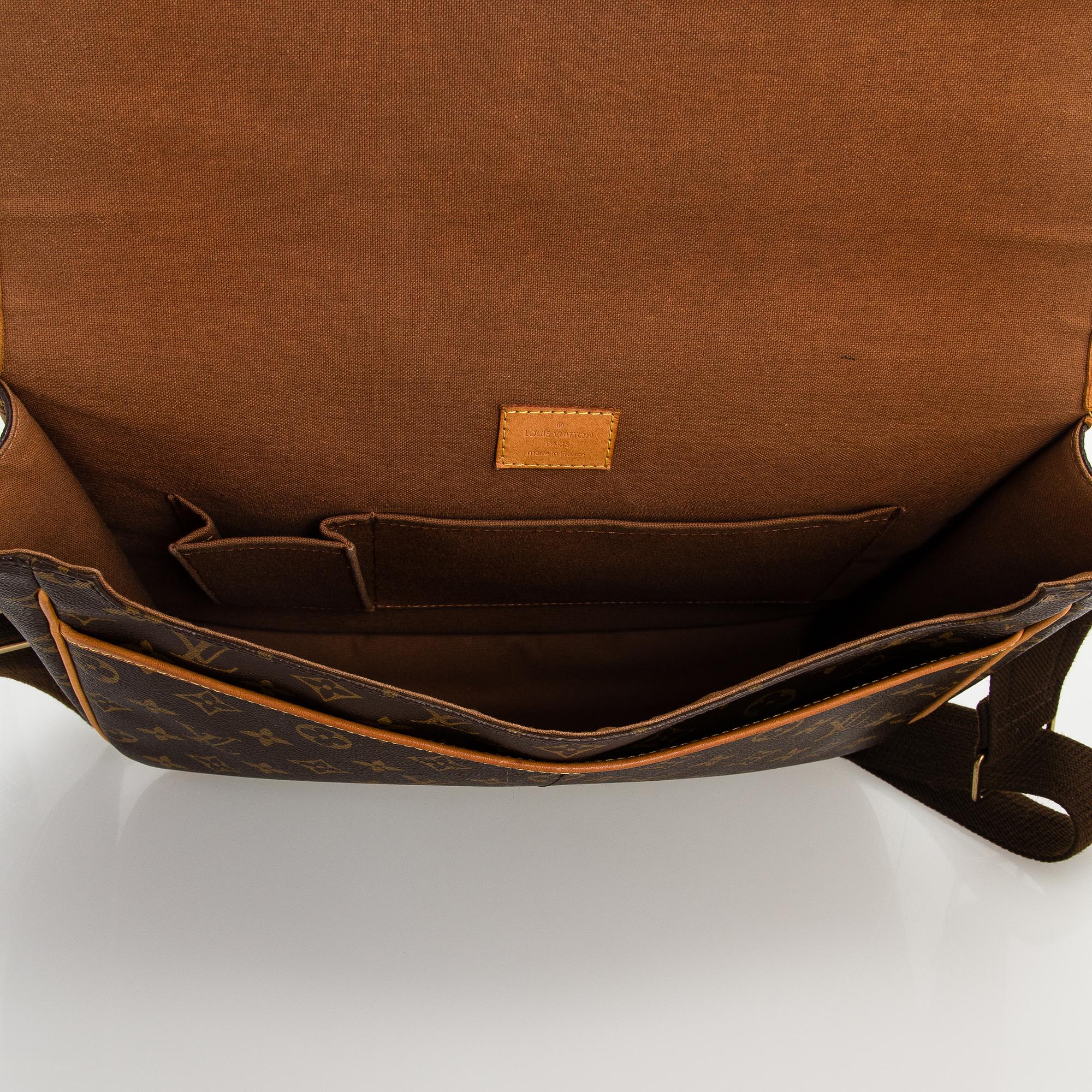 Louis Vuitton,  "Bosphore Messenger GM", väska.