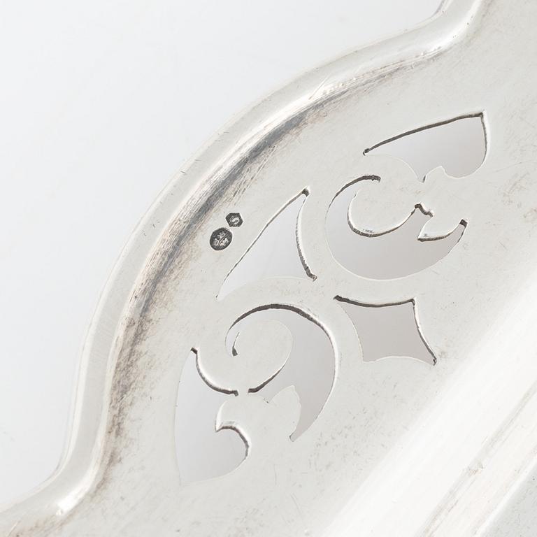 Bricka, silver, Atkin Brothers, Sheffield, England 1913.