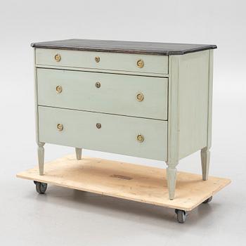 Byrå, gustaviansk stil, tidigt 1900-tal.