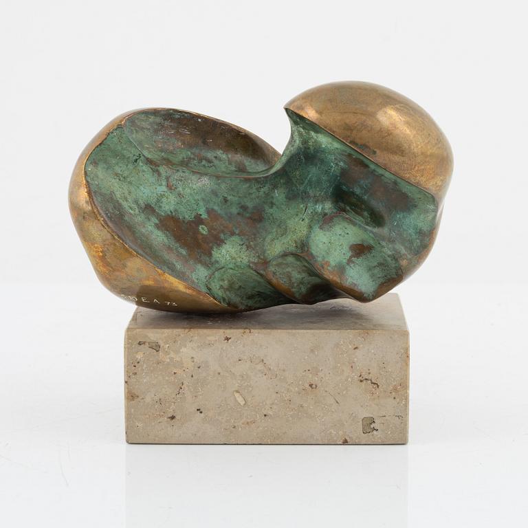 Eva Acking, a, sculpture, signed. Bronze, total height 15.5 cm.
