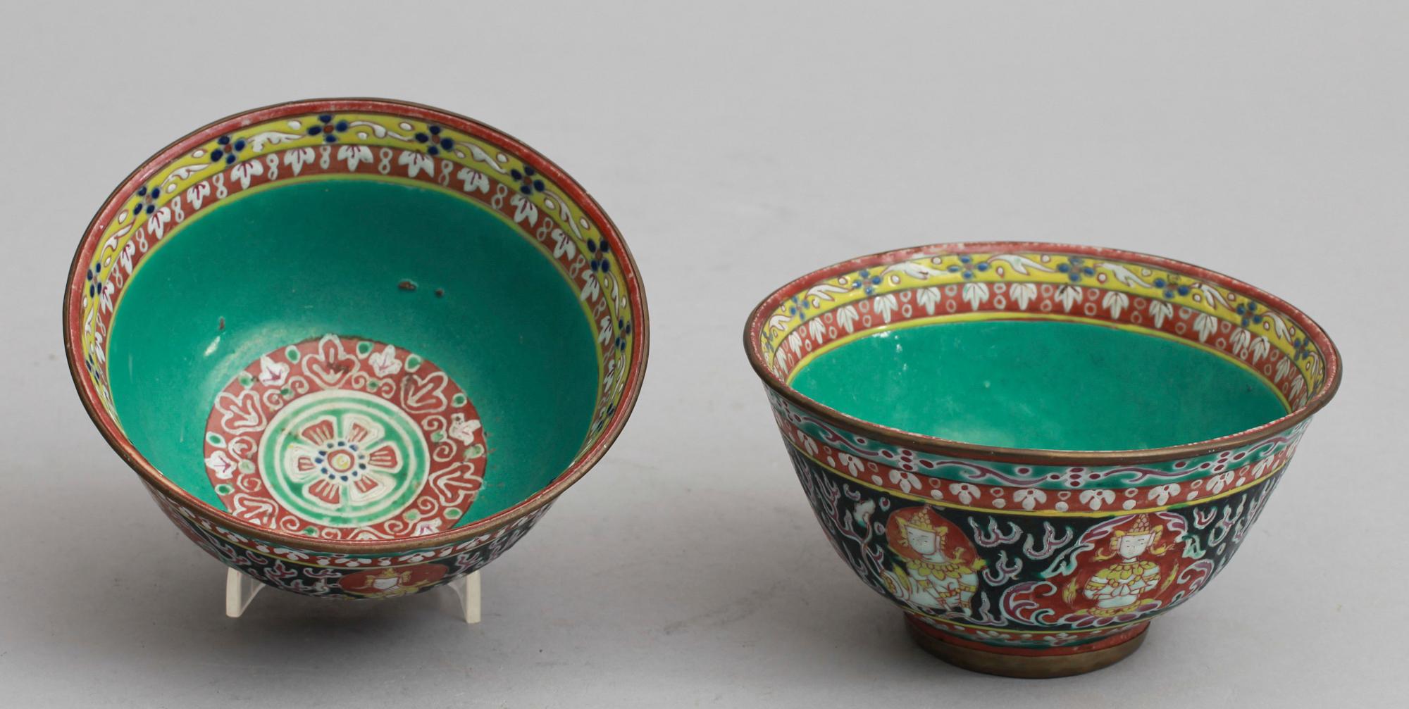 SKÅLAR, ett par, porslin, Bencharong, Siam, 1900-talets början.