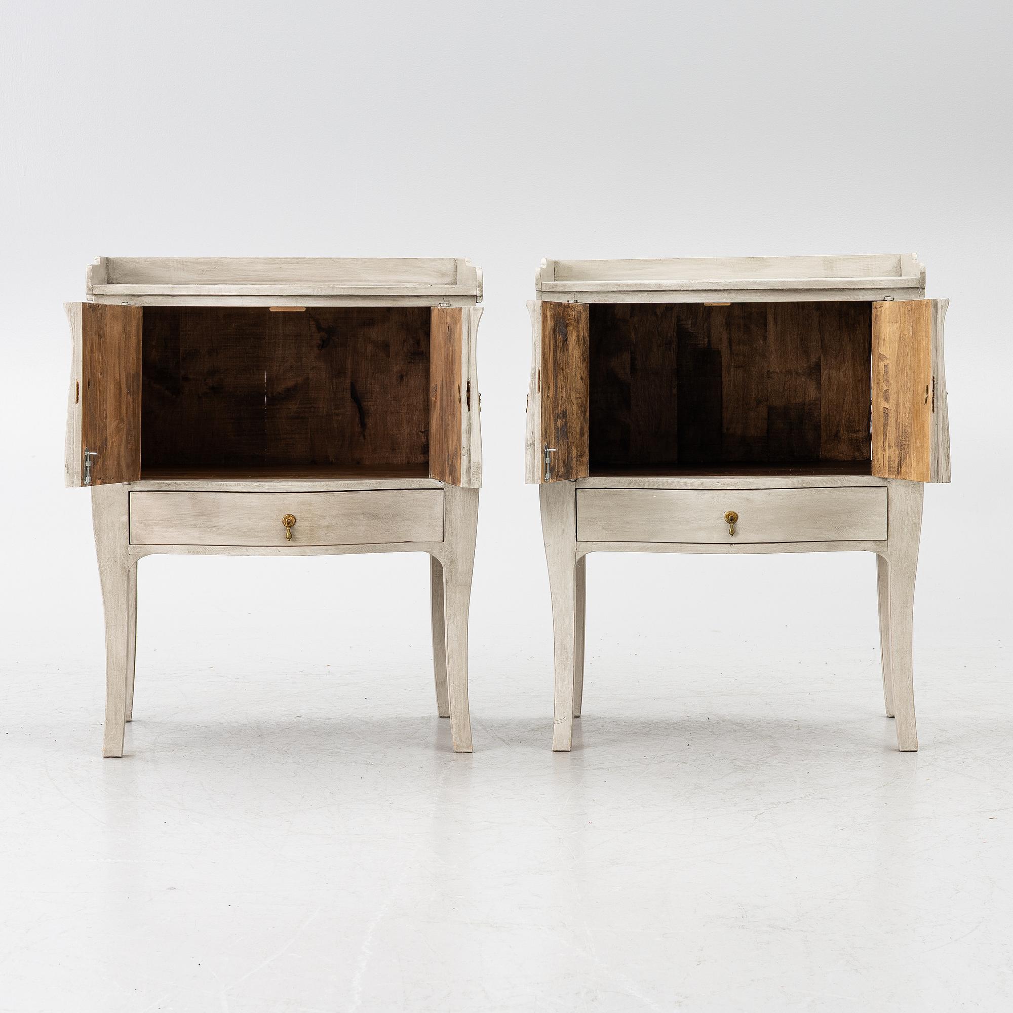 Pair of commodes, Rococo style, late 20th century.
