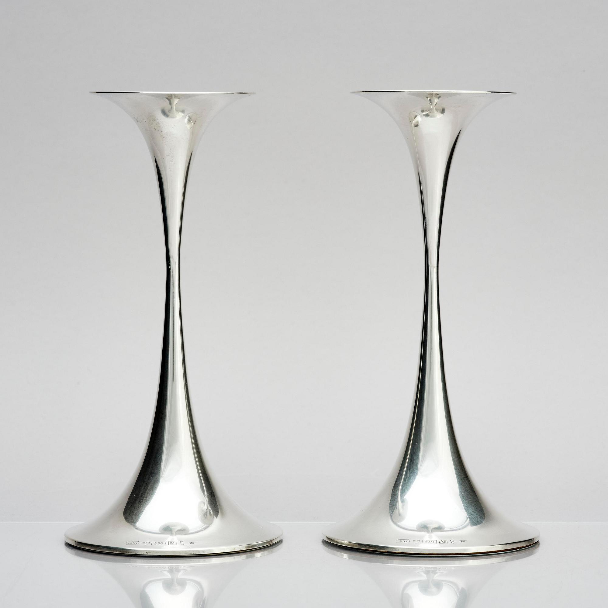 Tapio Wirkkala, ljusstakar, ett par, silver, "Trumpetti", Tavastehus, Finland 2002.