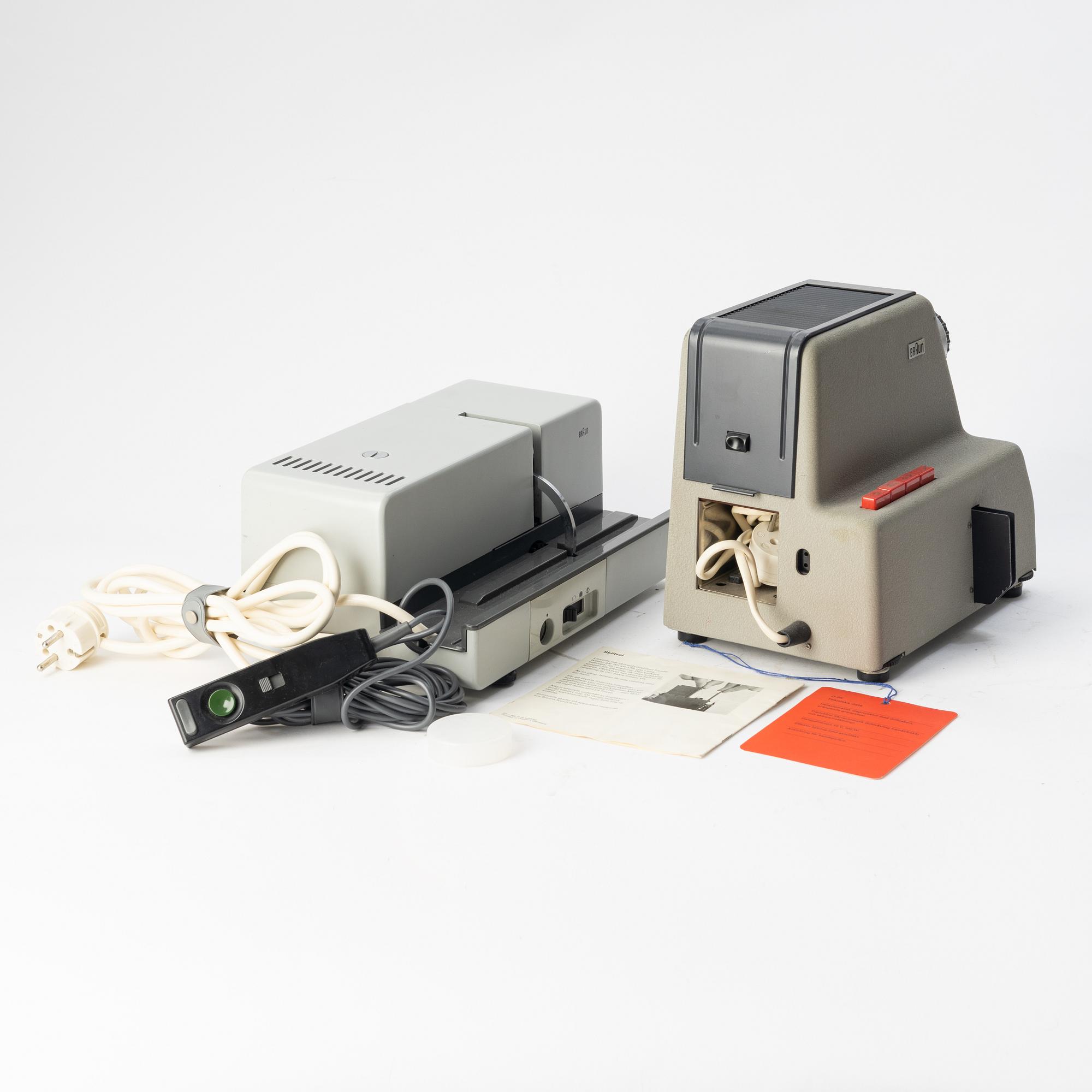 Dieter Rams, Robert Oberheim et al, 6 projectors and two flash lights, Braun. - Bukowskis Dieter Rams, Robert Oberheim et al, 6 projectors and two flash lights, Braun. - Bukowskis