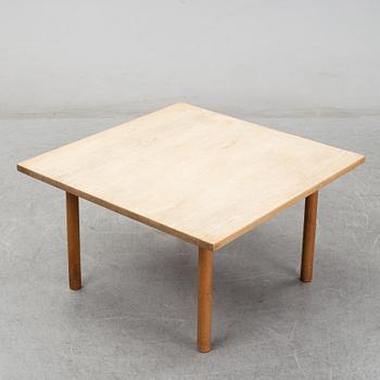 An oak coffee table by Hans J Wegner for Andreas Tuck.