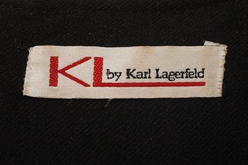 KLÄNNING, By Karl Lagerfeldt.