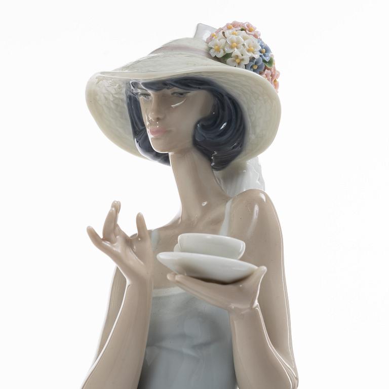 Juan Huerta, a 'Tea Time' figurine, Lladrò, Spain, 1988-98.