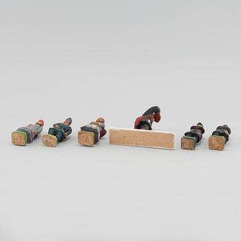 LARS ENARSSON, figuriner, 6 st, skuret trä, signerad L.E.