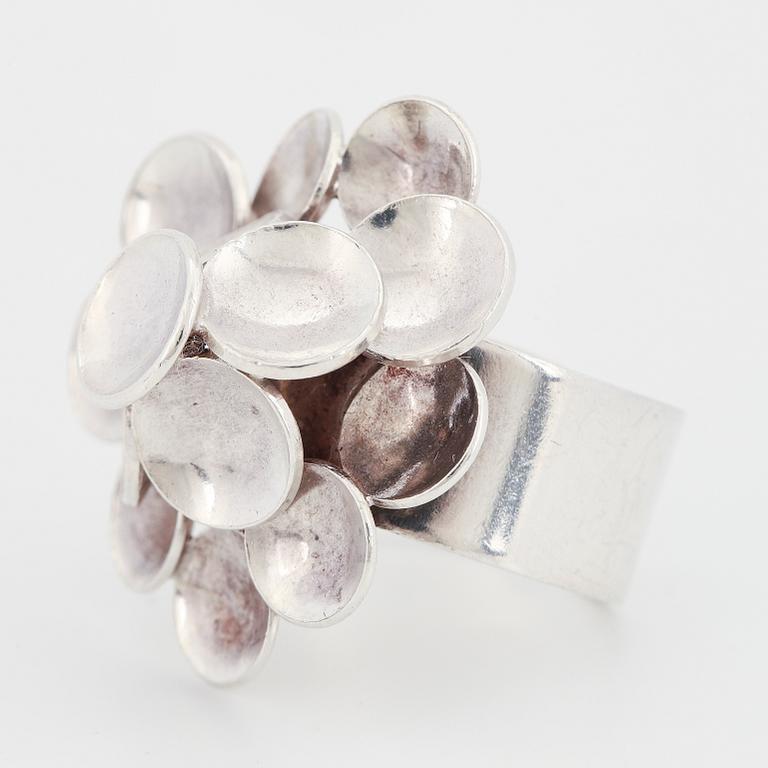 ATELJÉ STIGBERT,  Waldemar Jonsson, Skara, 1970, a ring.