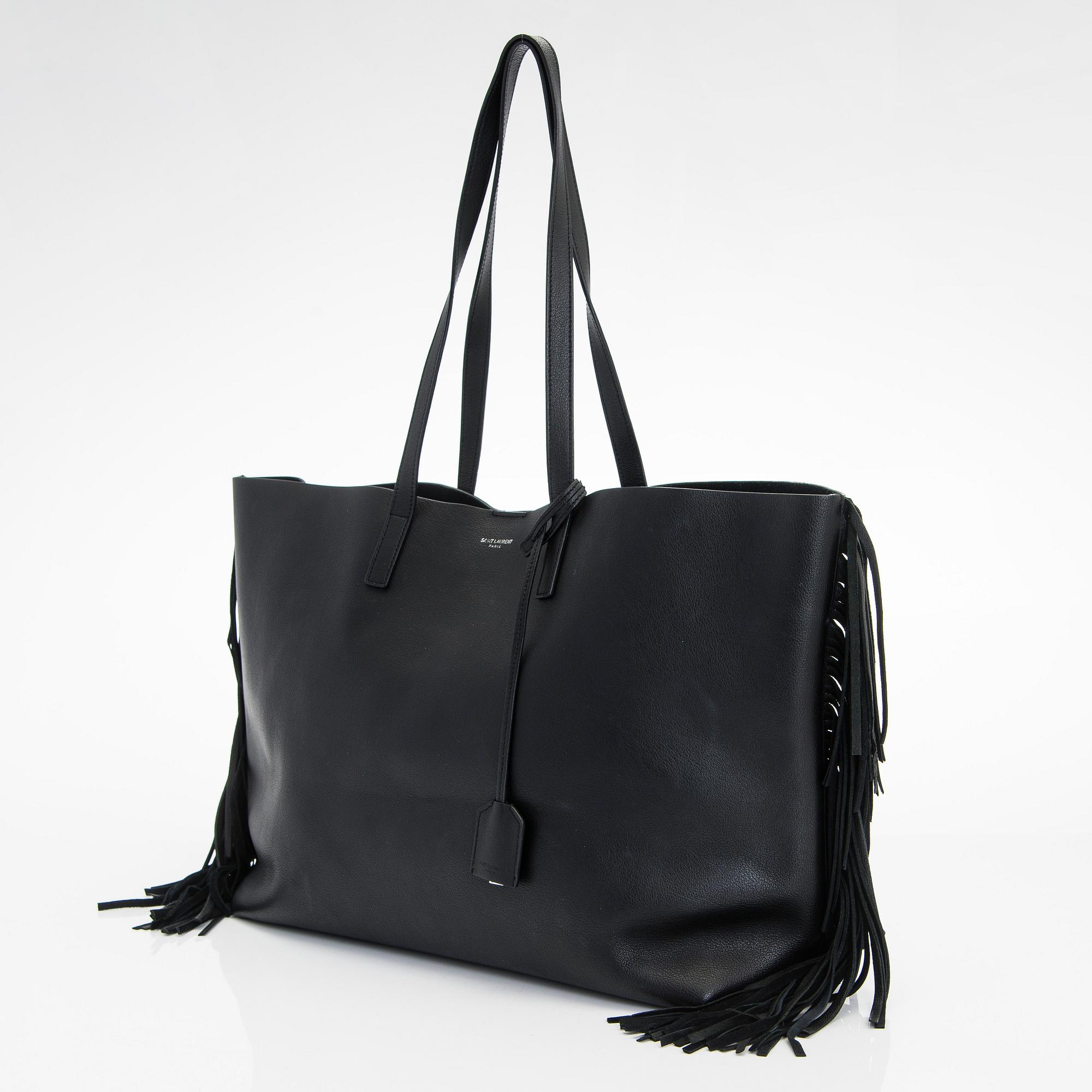 Saint Laurent, a 'Sac shopping' bag.