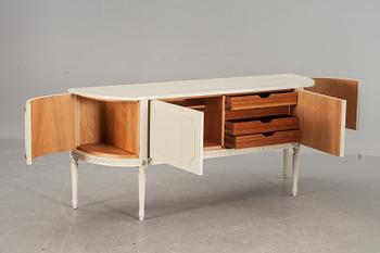 SIDEBOARD, gustaviansk stil, 1900-talets andra hälft.