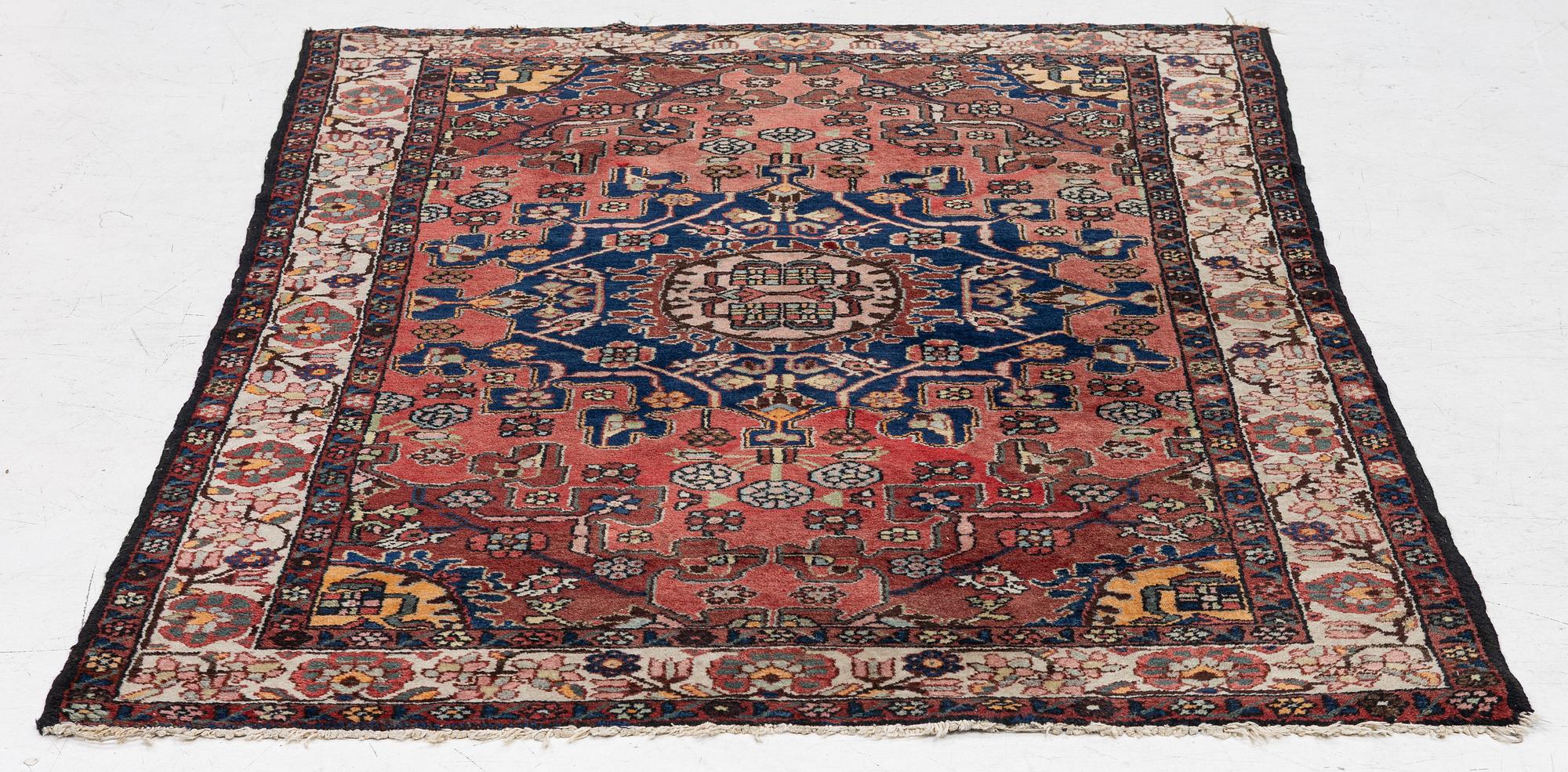 Carpet, Hamadan, approx. 188 x 128 cm.