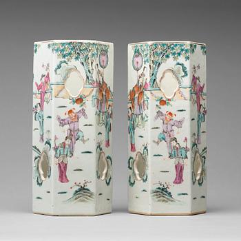 685. A set of two of famille rose lanterns/hat stands, Qing dynasty, late 19th Century.