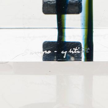 OIVA TOIKKA,  An annual glass cube, signed Oiva Toikka Nuutajärvi, Sampo-Yhtiöt.