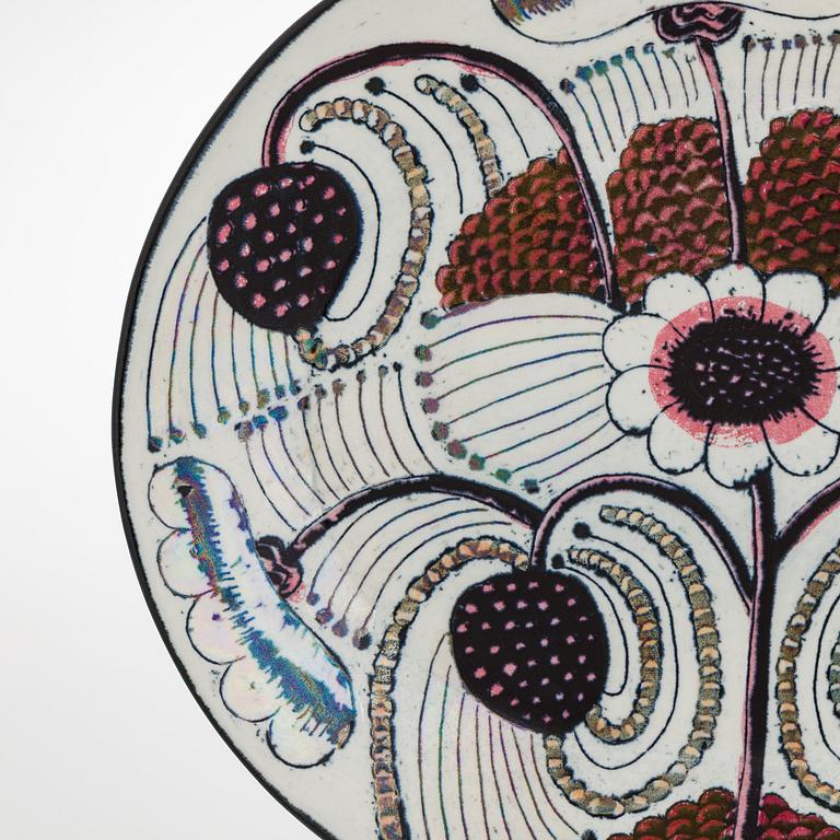 Birger Kaipiainen, A decorative porcelain dish, signed Kaipiainen Arabia.