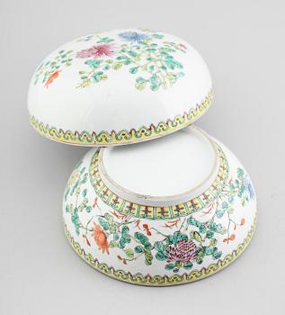 LOCKSKÅL, porslin, Kina, 1900-tal.