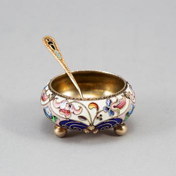 A Russian 20th century silver-gilt and enamled salt-cellar, mark of Maria Semenova, Moscow 1908-1917.