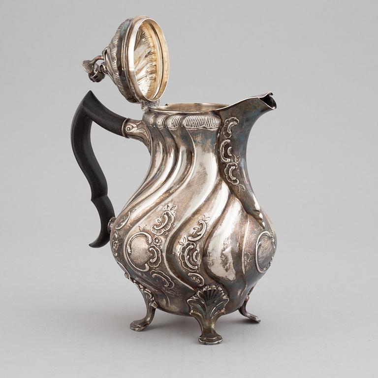 Cg Hallberg, a Rococo style three piece silver service, Stockholm 1951,
