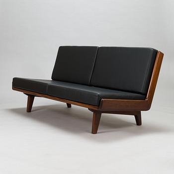 Carl Gustaf Hiort af Ornäs, a mid-20th century 'Studio' sofa for Puunveisto Oy - Träsnideri Ab.