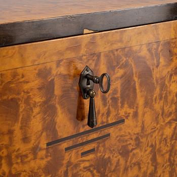 A 1930's cabinet.