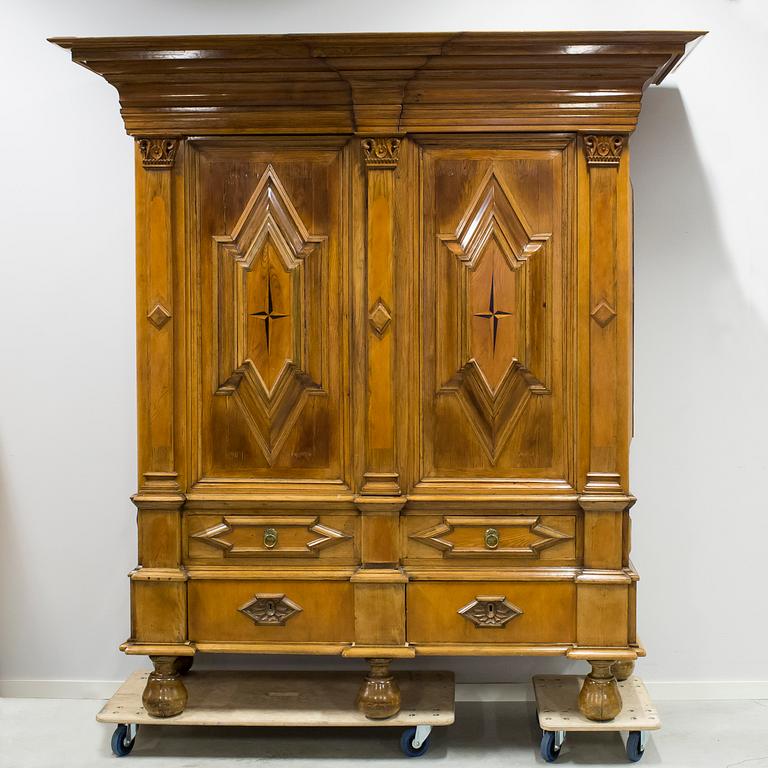 A northern european Baroque cabinet. 18th century.