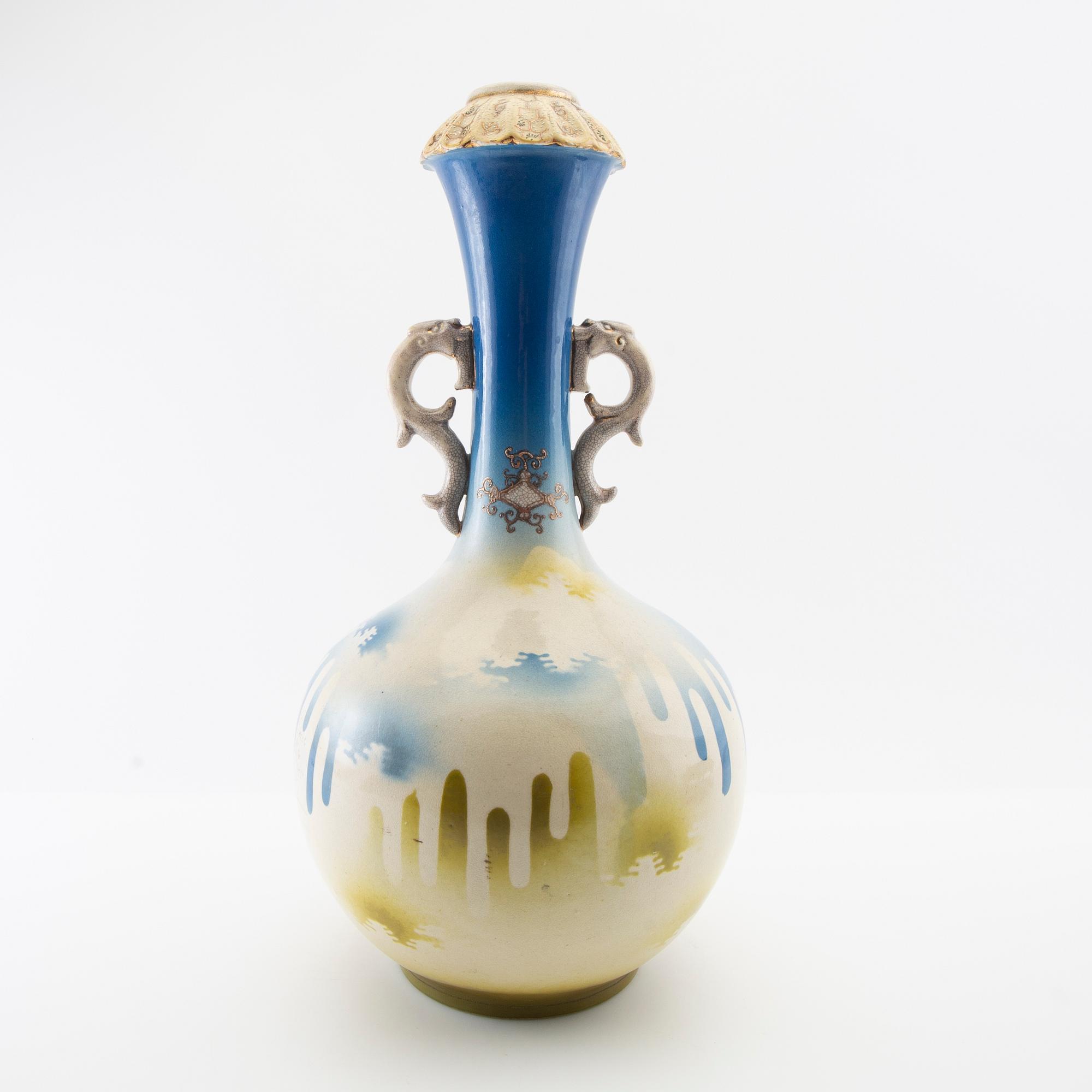 Vase, Satsuma. Japan, early 20th century.