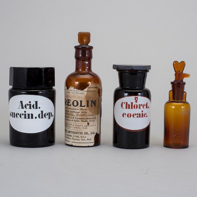 APOTEKSFLASKOR, 12 st, glas, 1900-talets första hälft.