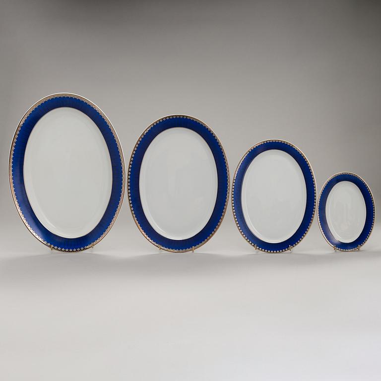 SIGVARD BERNADOTTE, RUOKA-ASTIASTO, 76 osaa, posliinia, "Christineholm".