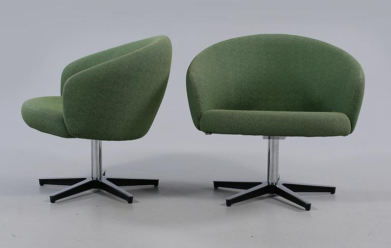 SNURRFÅTÖLJER, ett par, "Rondino", Yngve Ekström, Swedese, 1900-talets fjärde kvartal.