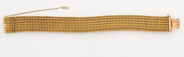 A bracelet with mesh-links.