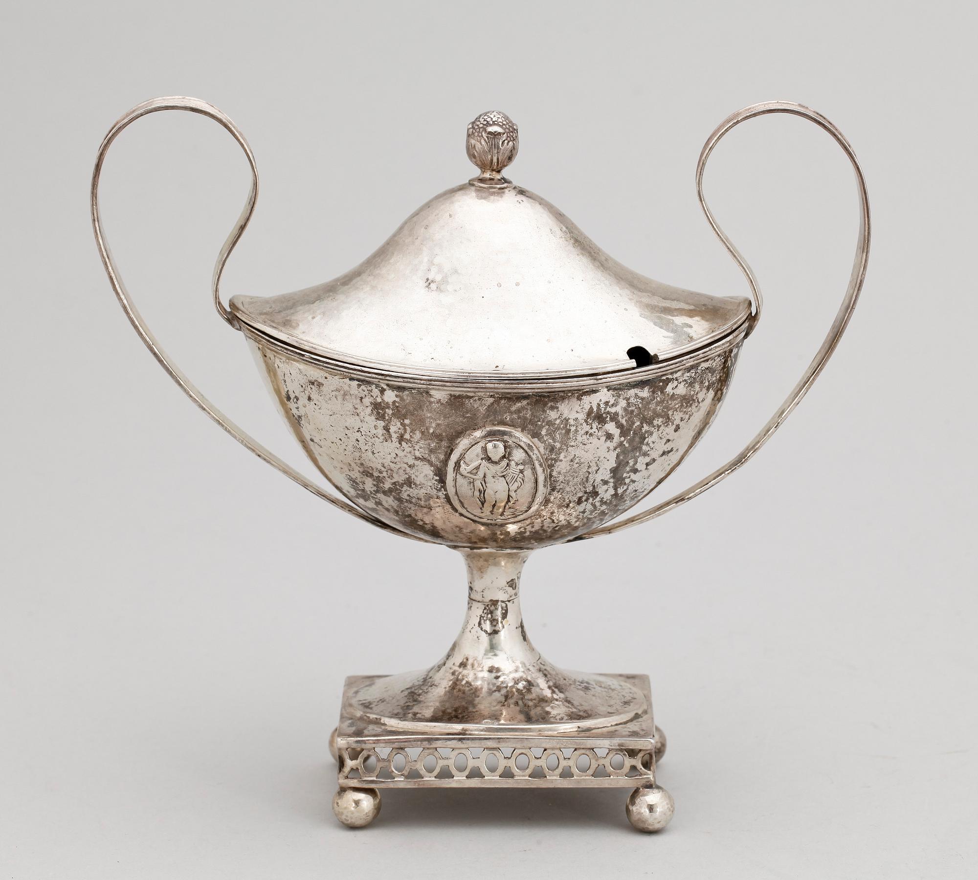 SOCKERSKÅL, silver, importstämplar. 1900-tal. Vikt: 410 gram.