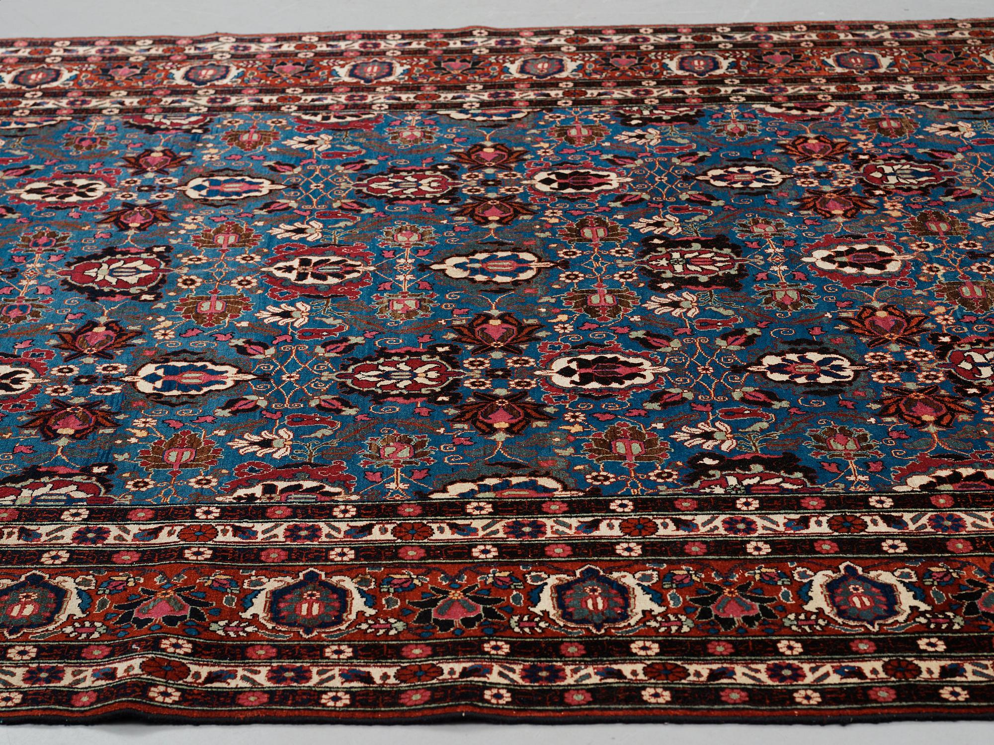 Matta, semiantik Veramin, ca 312-315 x 208,5-211,5 cm.