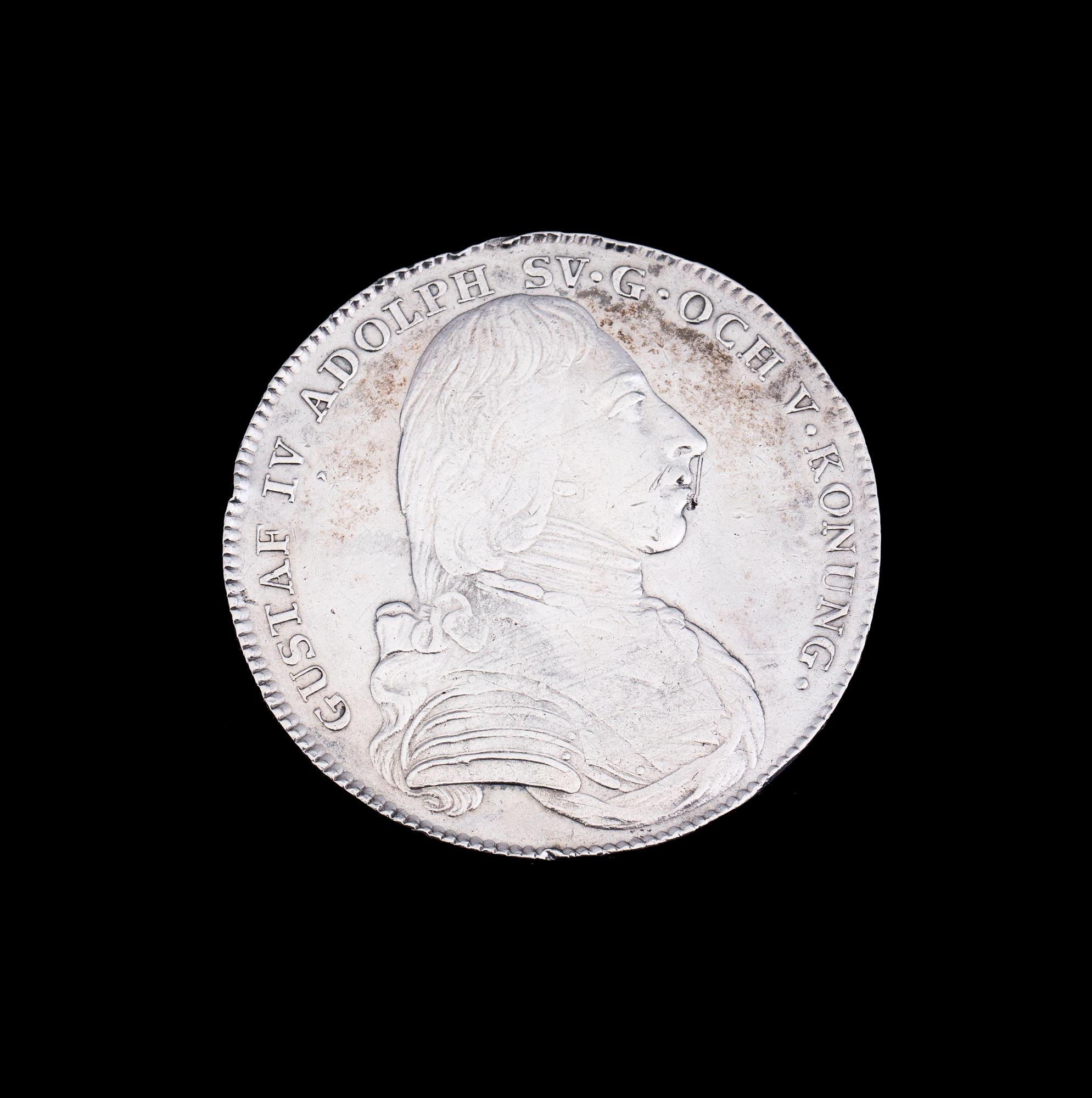 MYNT, GUSTAV IV ADOLF (1792-1809): STOCKHOLM. Riksdaler 1806. Vikt ca 28 g.