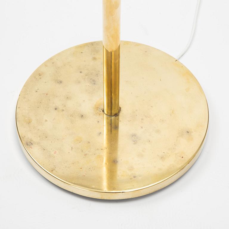 Harald Notini, golvlampa, modell "15028", Arvid Böhlmarks Lampfabrik, Stockholm 1940-tal.